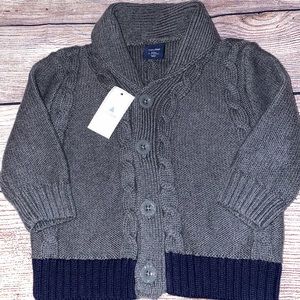 Baby Gap cable knit sweater size 6-12 month NWT’s